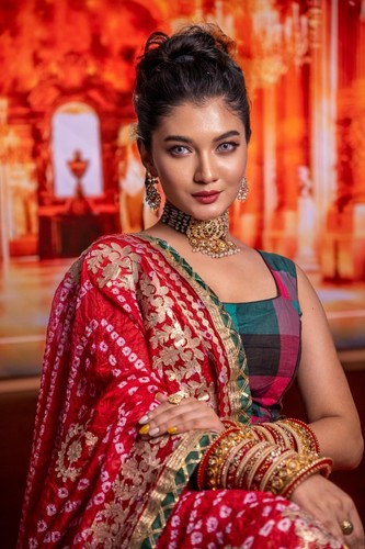 Jadau necklace earrings set