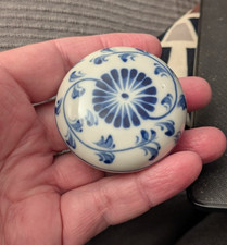 Vintage Hand Painted Oriental Blue White Porcelain Trinket Pill Box Pot