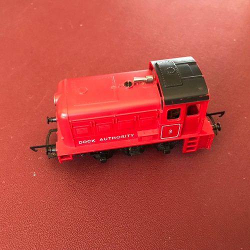 Hornby triang r253 red dock - hornby,
