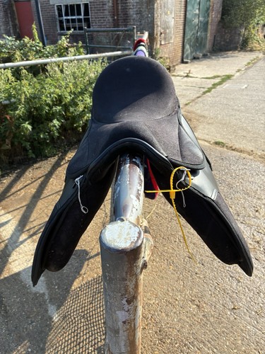 Synthetic saddle - 15”,