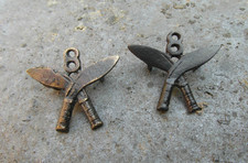2x 1930s / WW2 era British 8th Gurkha Rifles Collar Badges Slouch Hat Badge
