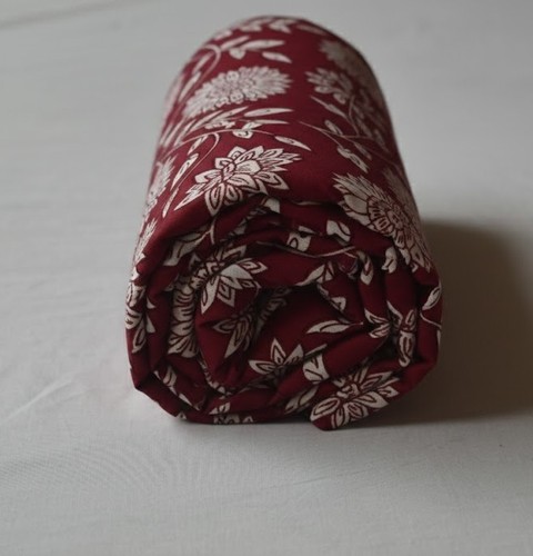 Yard maroon white no - &,