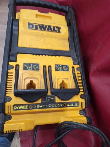 Dewalt dc022 light with dual - light,