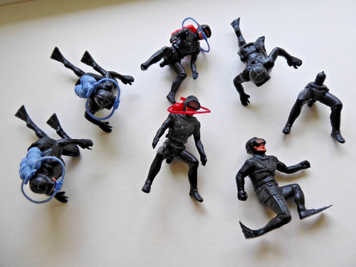 Timpo frogmen for spares - -,