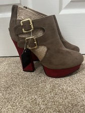 Catwalk Women’s Platform Boot Size 4