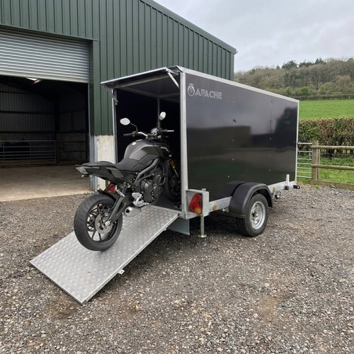 Braked enclosed bike - enclosed, trailer