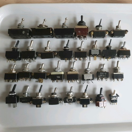 Joblot vintage toggle - 30,