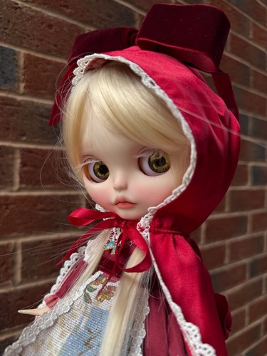 Blythe doll custom ooak - doll, little