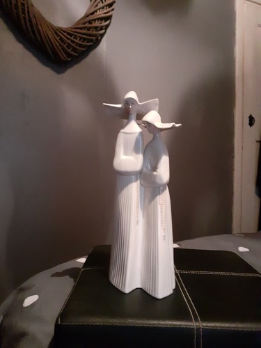 Lladro vintage figurine nuns - vintage,