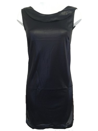 Black wetlook short - short, 12