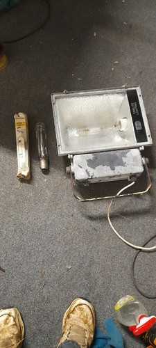 Sodium floodlight 400w hps - floodlight,