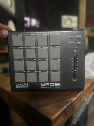 Akai professional mpd18 - akai,