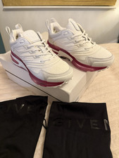 Woman’s Givenchy Trainers 