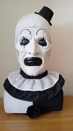 Lifesize art the clown - lifesize,
