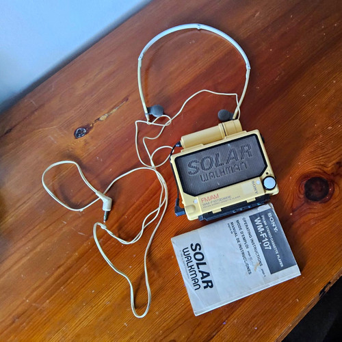 Sony walkman f107 solar - sony,