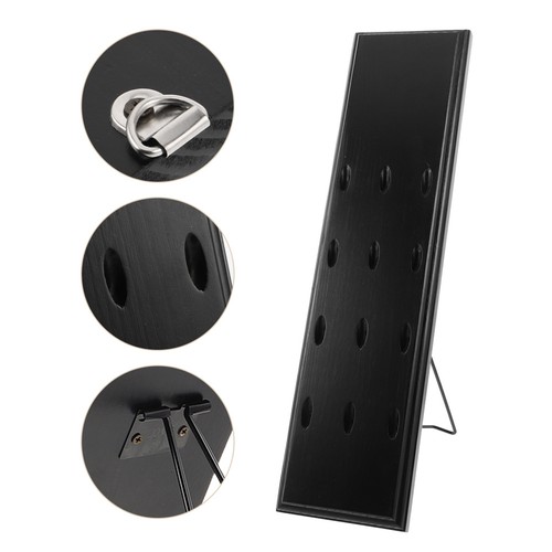 Wall mounted dart holder - ,