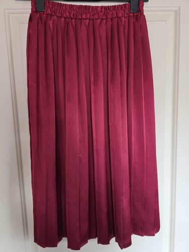 Burgundy pleated midi - , skirt