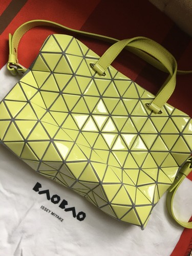 Issey miyake bao - bao, lemon