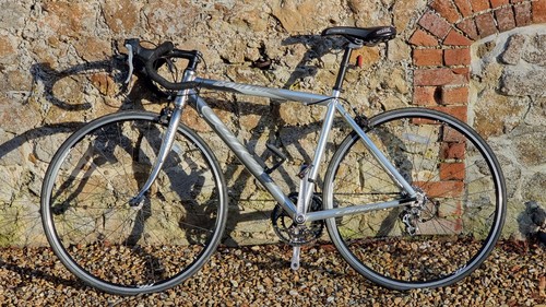 Carrera valour road bike - valour,