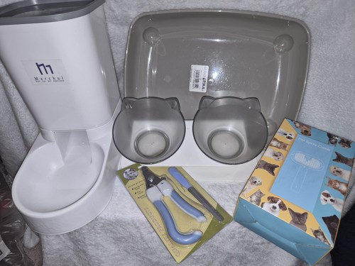 Cat bundle feeder - cat,