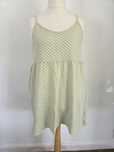 Next green and white - white, gingham