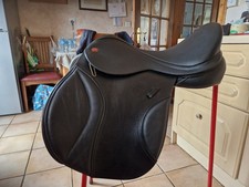 New Kent & Masters S-Series GP Saddle Black 17", sold with 6 gullets 