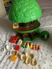 Vintage Palitoy /Kenner  Green Tree House With Figures 1970s Pop Up Play Kiddies
