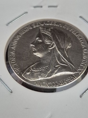 Queen victoria diamond - ,