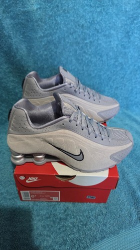 Womans nike shox - r4, cement