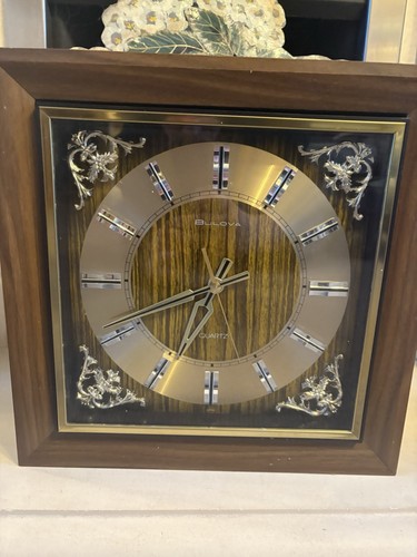 Vintage bulova quartz movement - bulova,