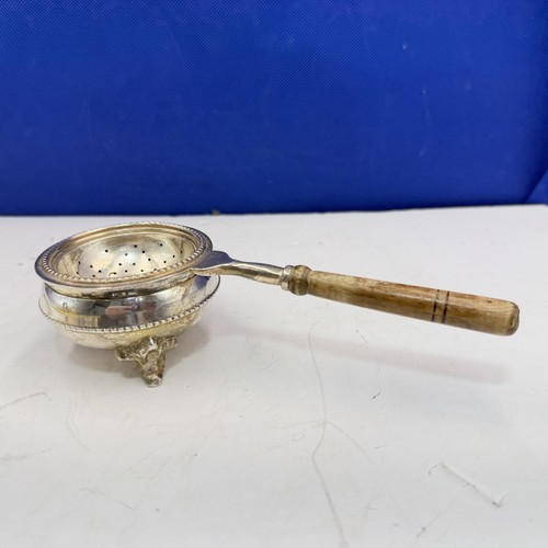Vintage tea strainer piece - tea,