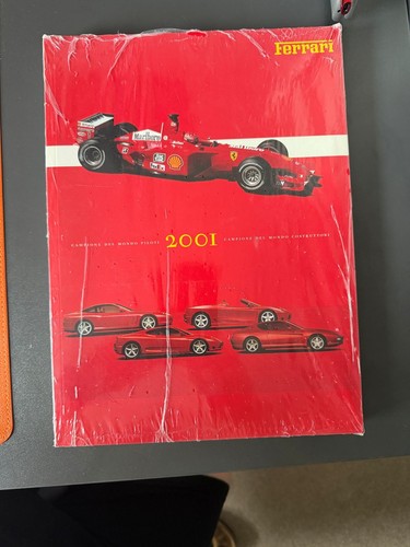 Ferrari year book 2001 - book,