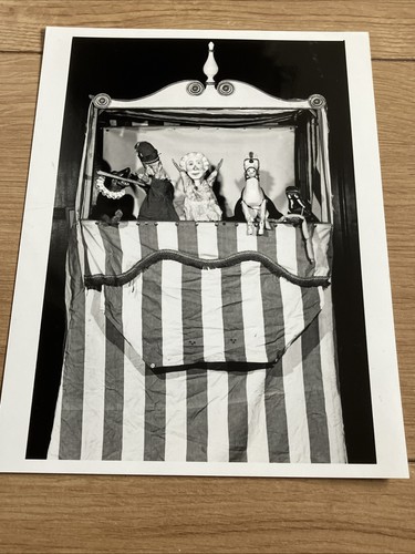 Punch and judy puppet show - judy,