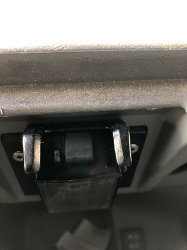Passenger glove box catch - passenger,