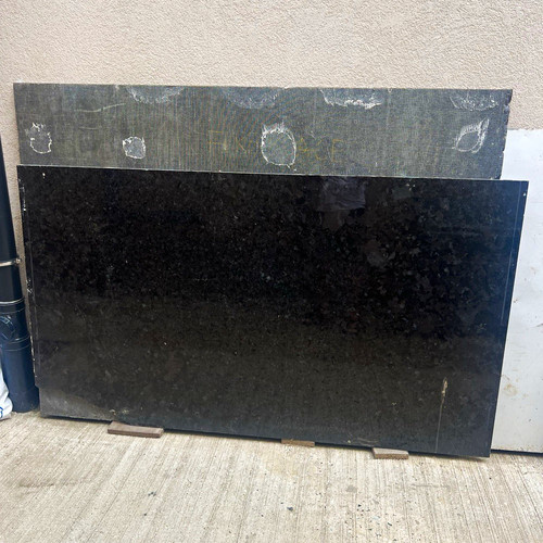 Black polished natural - black,