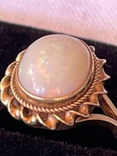 9ct Gold Cabochon Opal Vintage