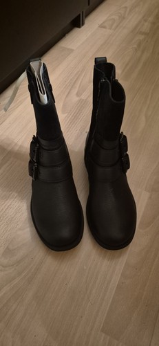 Never worn black ugg boots - worn,