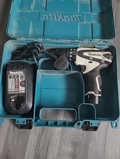 Makita 10.8V Li-ion Cordless Twin Set HP330D Combi Drill with Battery Charger