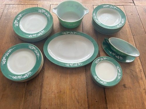 Vintage jaj pyrex hawthorn - vintage,