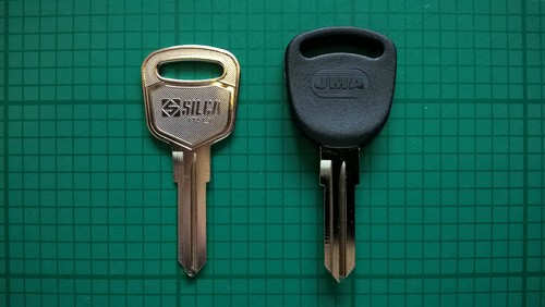 Ford classic car vehicle keys - classic, car/vehicle