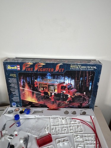 Revell fire fighter set - fire,