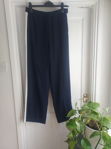 Farhi navy blue with white