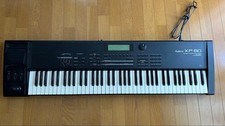ROLAND XP-80 Synthesizer