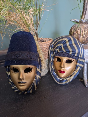 Two vintage venetian - vintage, style