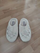 Ladies size small 3-4 totes