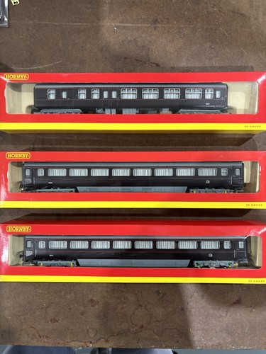 Hornby queens train - queens, coaches