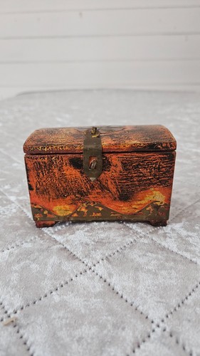 Vintage small wooden - vintage, treasure