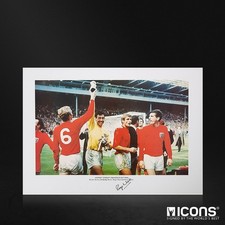 Roger hunt signed photo - hunt,