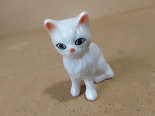 Small white cat vintage - white,