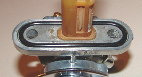 Yamaha petcock base gasket - base,